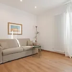 Amazing Studio With Botanic Touch In The Center