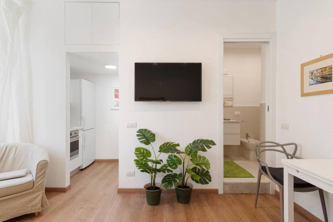 Amazing With Botanic Touch In The Center Appartement